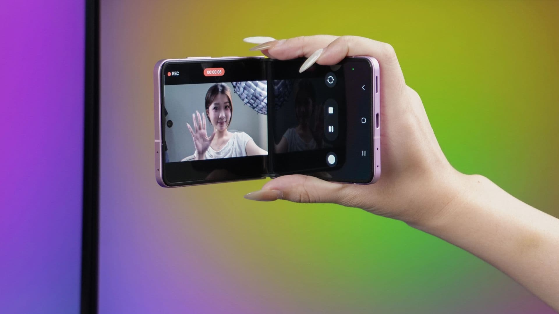 Camera Z Flip 8: Thông số FlexCam 50 MP và khả năng quay chụp trên Galaxy Z Flip8