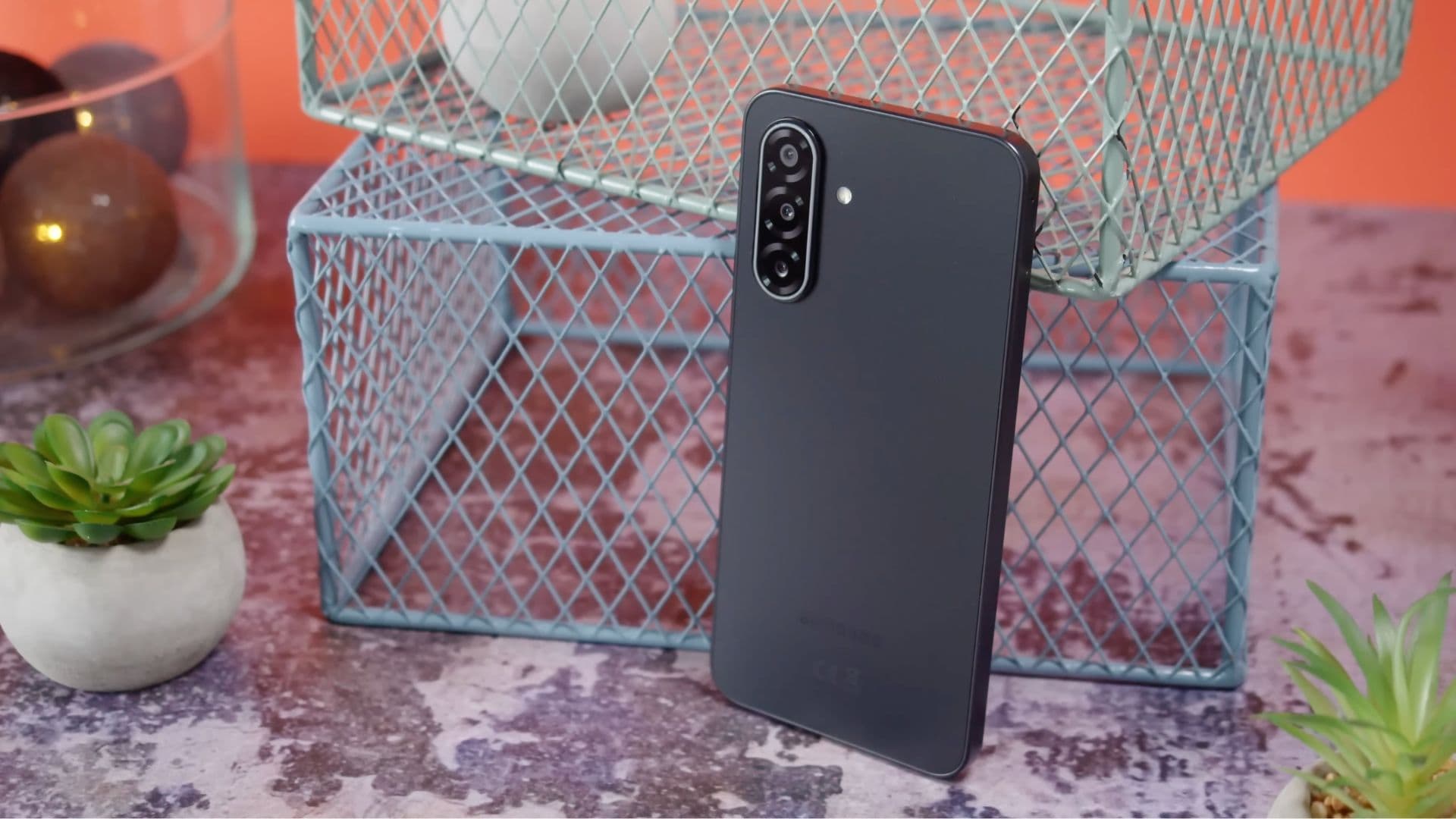 Galaxy A17 5G có đáng chọn hơn bản LTE nếu chỉ dùng Zalo, Facebook và học online?