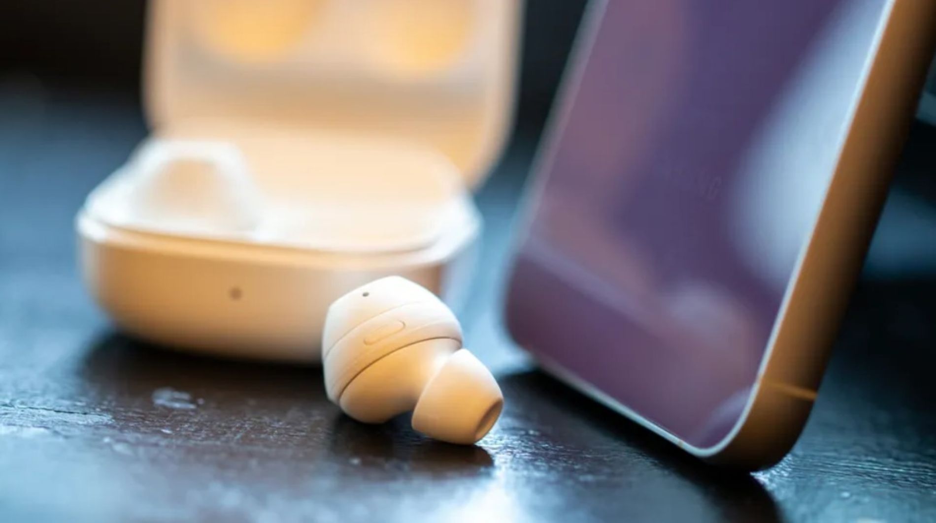 Hình ảnh cho danh mục Samsung trình làng Galaxy Buds Core - Chống ồn chủ động, AI phiên dịch, giá chỉ 1 triệu đồng?