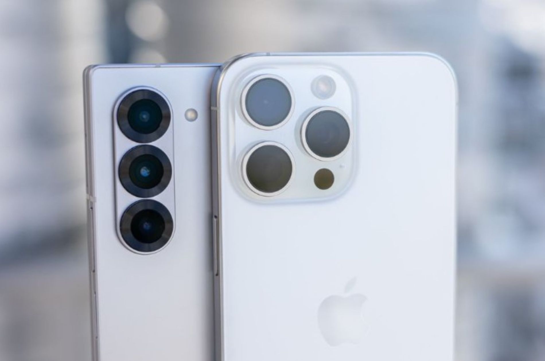 Hình ảnh cho danh mục So sánh Z Fold7 và iPhone 16 Pro Max: Cuộc đối đầu đỉnh cao