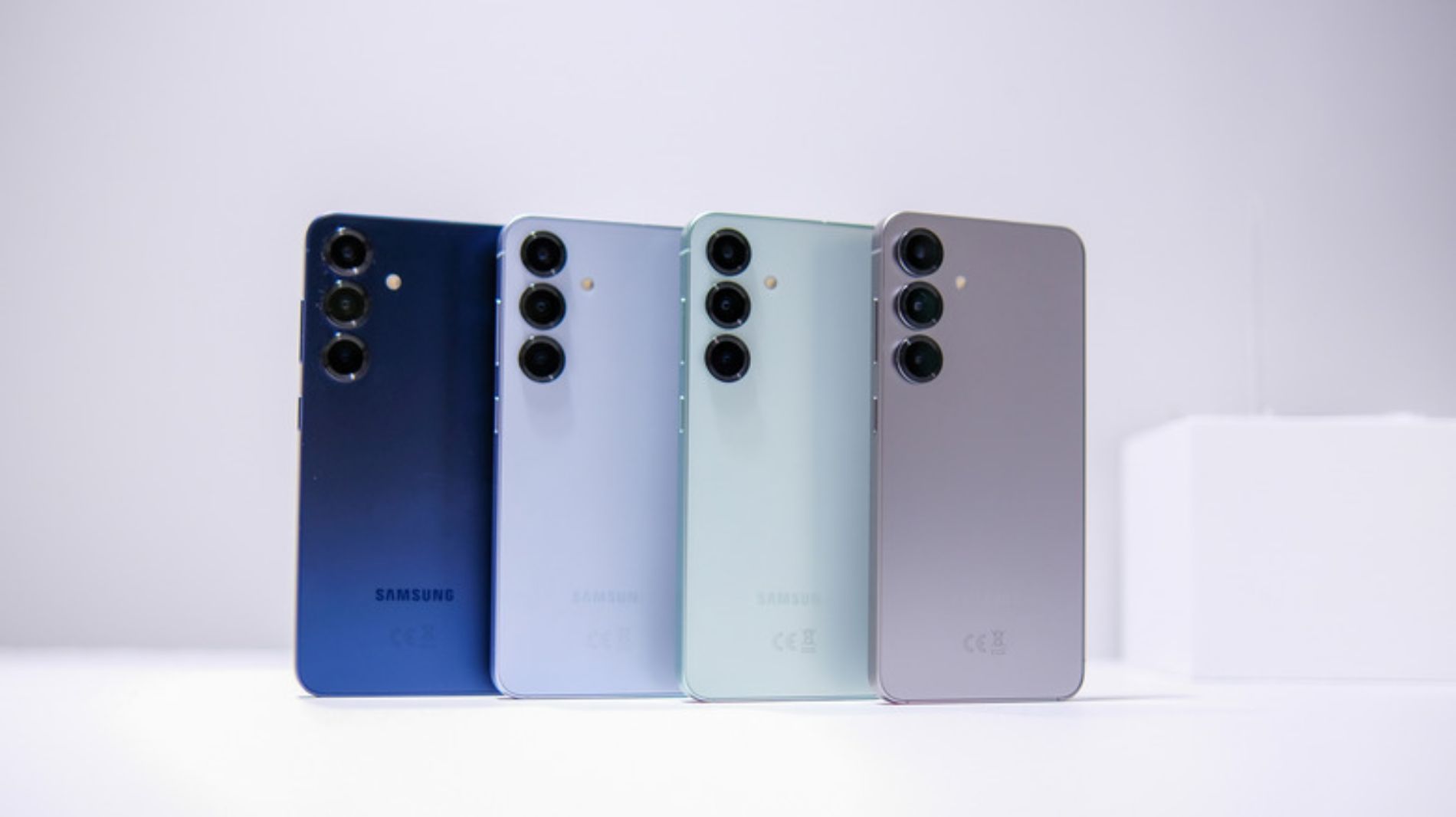 Hình ảnh cho danh mục Đánh giá Samsung S26 Plus: Cân bằng giữa màn hình, hiệu năng và giá trị